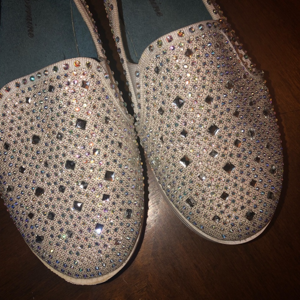 Shoes - Picture 2 of 6